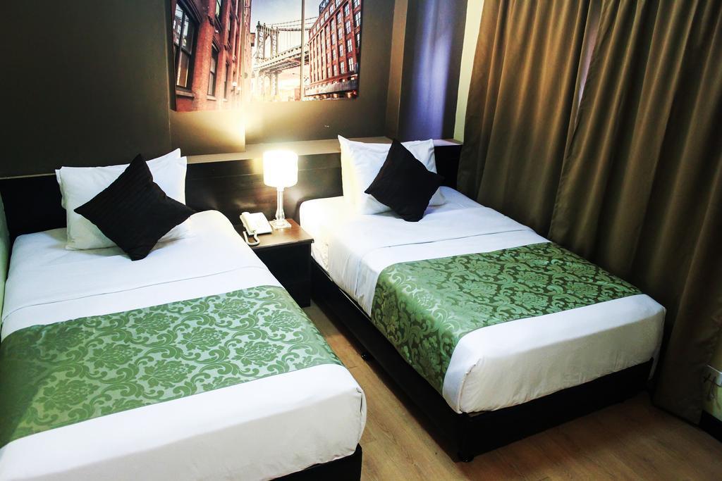 The Studio 18 Residences Manila Exterior photo